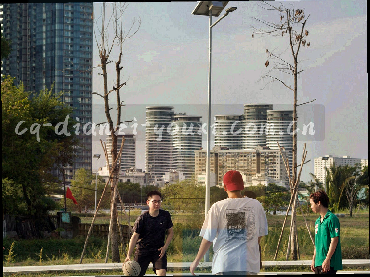 八个像素风格方块图标按游艺娱乐分类排成网格，主体为青阶色，其中一个方块用紫色区分